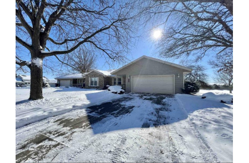 3330 Westminster Rd, Janesville, WI 53546-9651