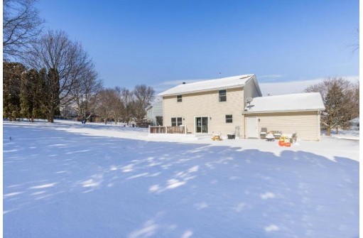 2923 Dartmouth Dr, Janesville, WI 53548