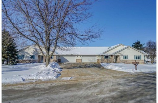 8 Fairview Tr 8, Waunakee, WI 53597