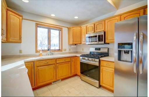 8 Fairview Tr 8, Waunakee, WI 53597