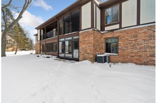 1446 Wheeler Rd B, Madison, WI 53704