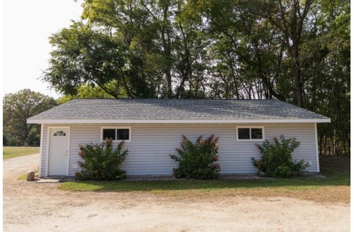 N6534 3rd Ave, Oxford, WI 53952