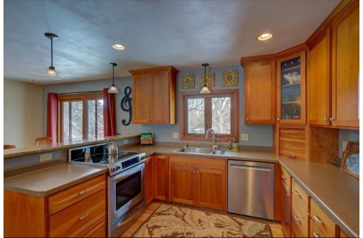 2618 Pennington Cir, Fitchburg, WI 53711