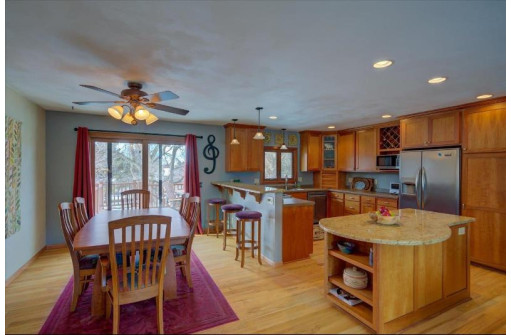 2618 Pennington Cir, Fitchburg, WI 53711