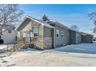 225 E Marion St Portage, WI 53901