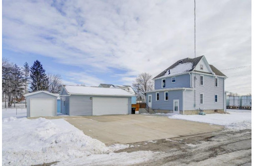 122 W South St, Beaver Dam, WI 53916