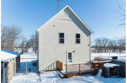 975 Rush Lake Loop Rd, Ripon, WI 54971