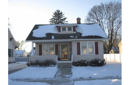 615 N Pine St, Janesville, WI 53548