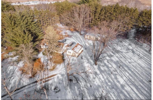 N8128 County Road F, Portage, WI 53901