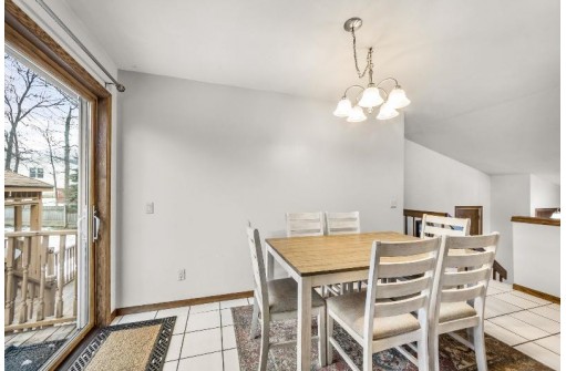 710 Diving Hawk Tr, Madison, WI 53713