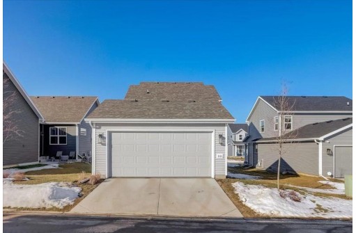 6133 Misty Bridge Rd, Madison, WI 53718