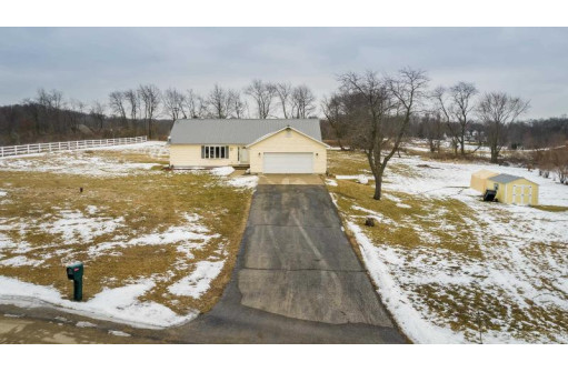 W1525 Rose Ln, Brodhead, WI 53520