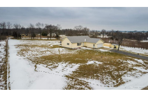 W1525 Rose Ln, Brodhead, WI 53520