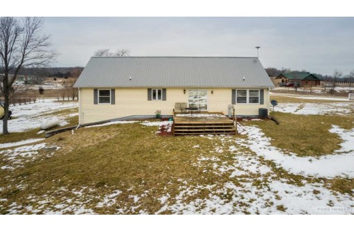 W1525 Rose Ln, Brodhead, WI 53520