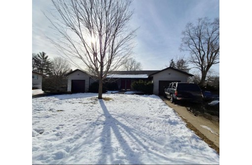 236 & 238 Holmes St, Rio, WI 53960