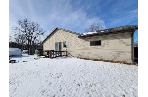 236 & 238 Holmes St, Rio, WI 53960