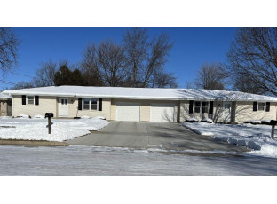 2517-2519 Lilac Ln Janesville, WI 53545