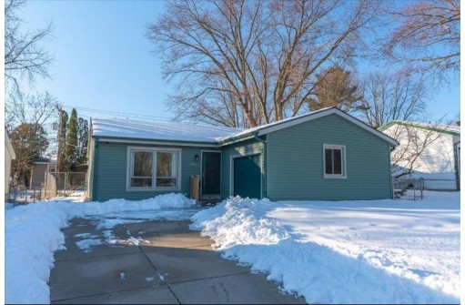 6013 Birch Hill Dr, Madison, WI 53711