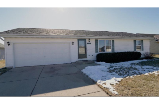 1505 Evergreen Dr, Janesville, WI 53546