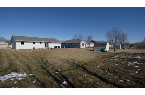 1505 Evergreen Dr, Janesville, WI 53546