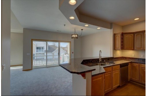 10 Corner Stone Way 4, Fitchburg, WI 53711