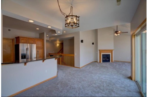 10 Corner Stone Way 4, Fitchburg, WI 53711