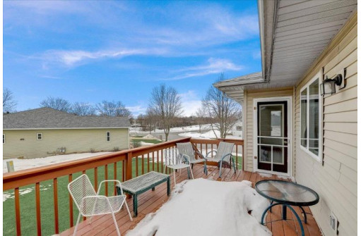 201 Ellen Ct, Mount Horeb, WI 53572