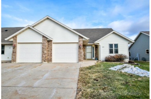 630 Sunset Dr, Lodi, WI 53555