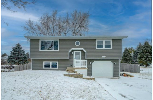 804 Acker Pky, DeForest, WI 53532