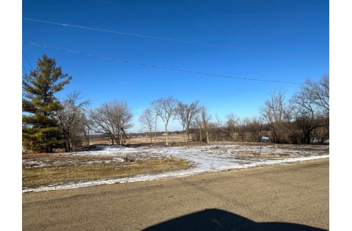 N2603 Kutz Rd, Fort Atkinson, WI 53538