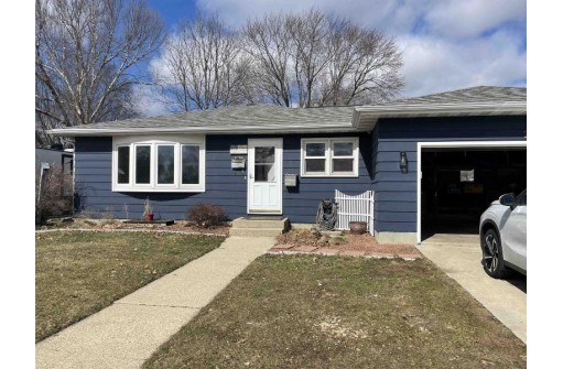 2128 Highland Ave, Janesville, WI 53548