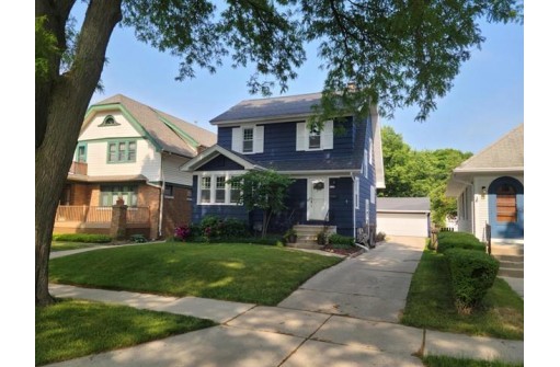 2650 N 69th Street, Wauwatosa, WI 53213