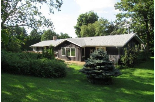 25553 Fiddlers Green Rd, Richland Center, WI 53581