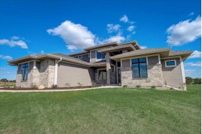 7885 Dragonfly Ct