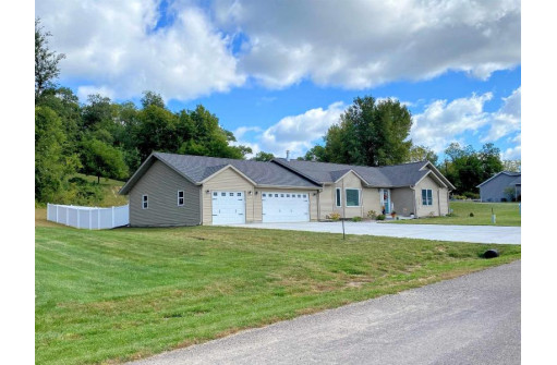 62144 Sugar Loaf Tr, Prairie Du Chien, WI 53821