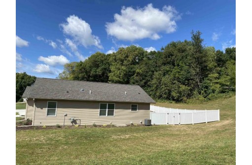 62144 Sugar Loaf Tr, Prairie Du Chien, WI 53821