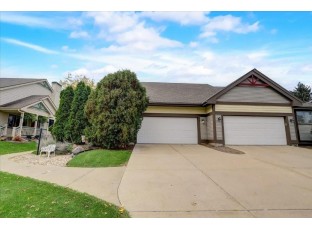 907 Foxboro Dr 907 Oregon, WI 53575