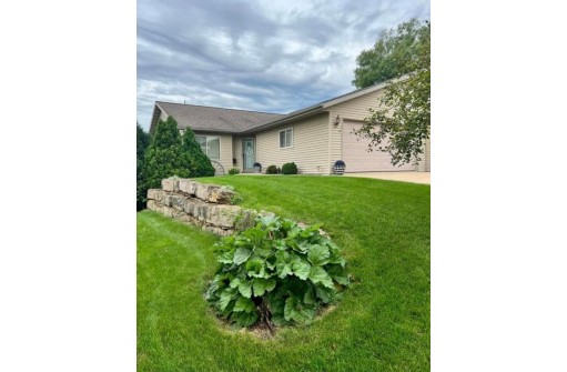 1010 Georgene St, Dodgeville, WI 53533