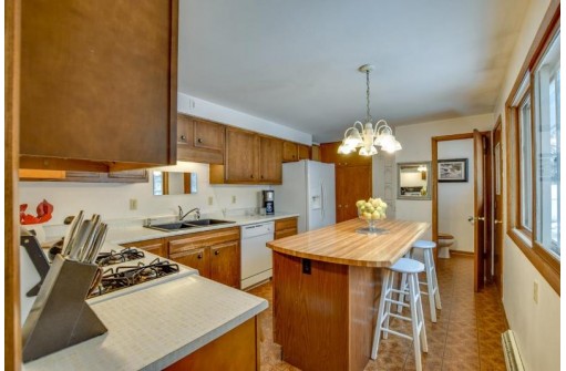 4534 Aztec Tr, Fitchburg, WI 53711