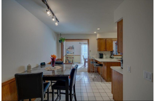 6915 Tottenham Rd, Madison, WI 53711