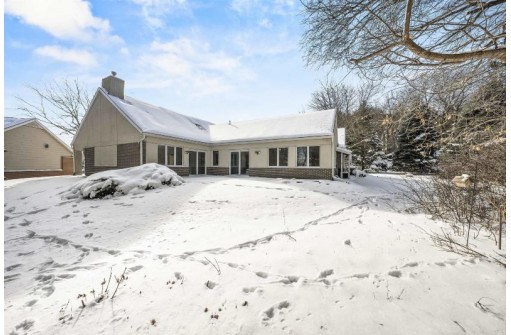 7830 Courtyard Dr, Madison, WI 53719