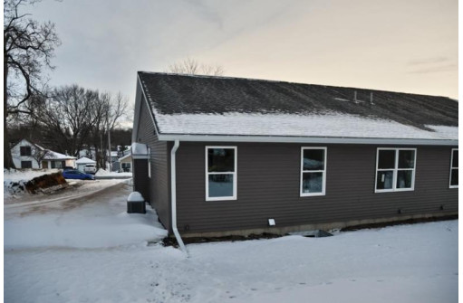 236 W Thomas St, Poynette, WI 53955