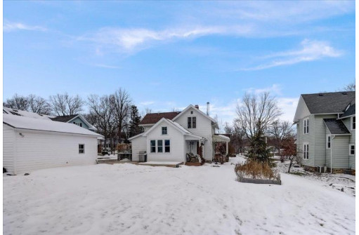 404 College St, Lake Mills, WI 53551