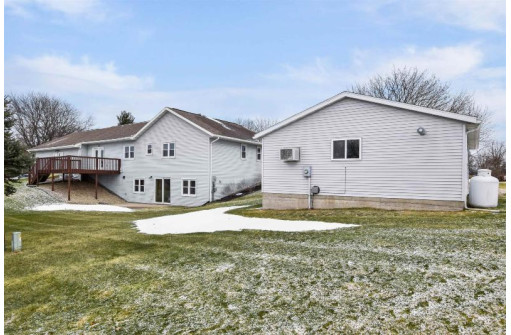 2411 Wayne Cir, McFarland, WI 53558