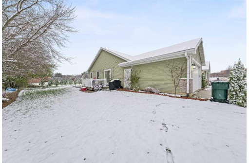 504 Manley Ln, Cottage Grove, WI 53527