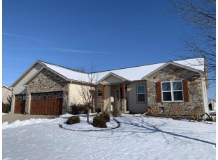 104 Grandview Ct Columbus, WI 53925