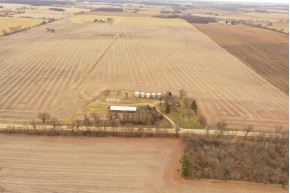 430+- ACRES Hwy 104