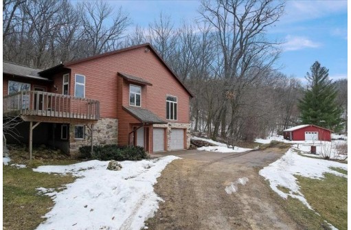 9391 Union Valley Rd, Black Earth, WI 53515