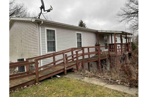 N4951 Curtis Ln, Iron Ridge, WI 53035