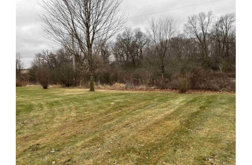 N4951 Curtis Ln, Iron Ridge, WI 53035